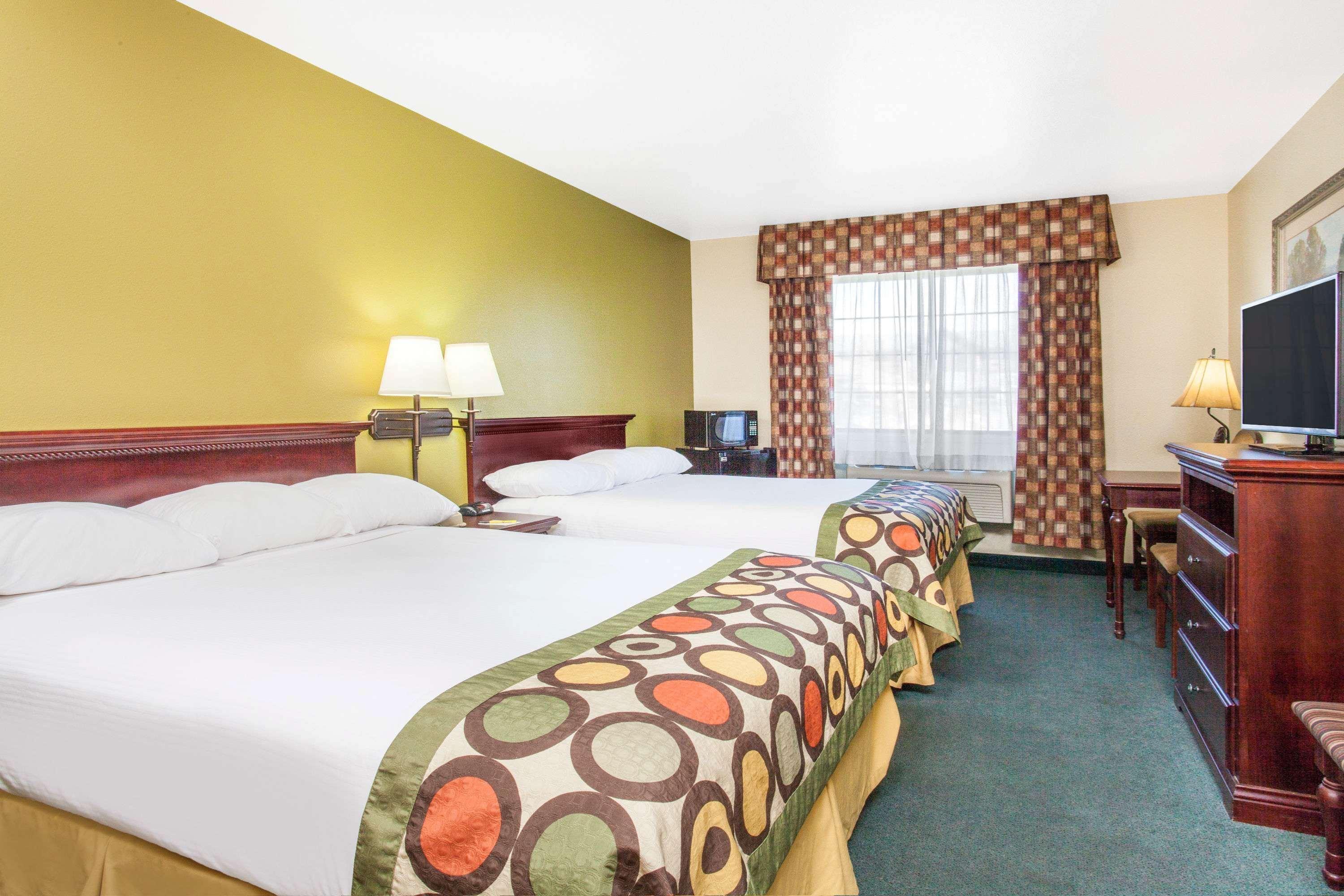 Super 8 By Wyndham Mccall Bagian luar foto