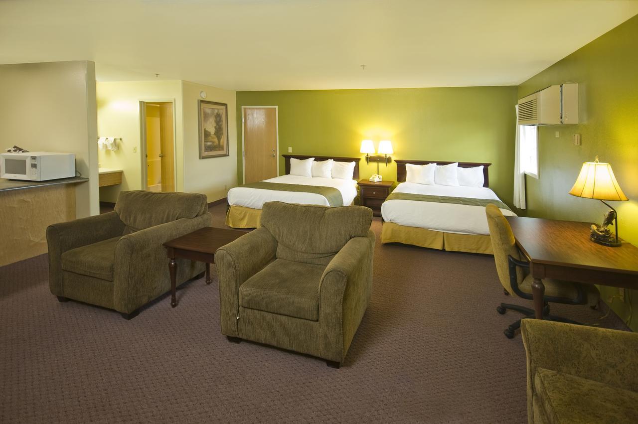 Super 8 By Wyndham Mccall Bagian luar foto