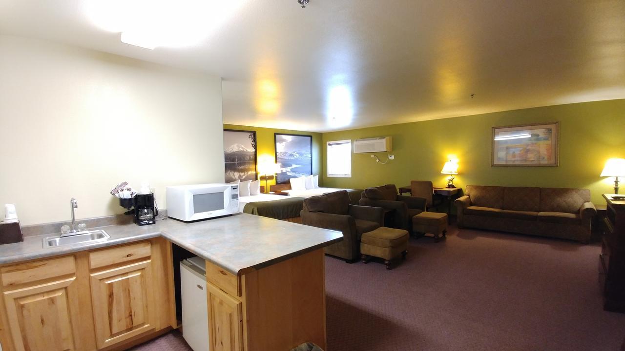Super 8 By Wyndham Mccall Bagian luar foto